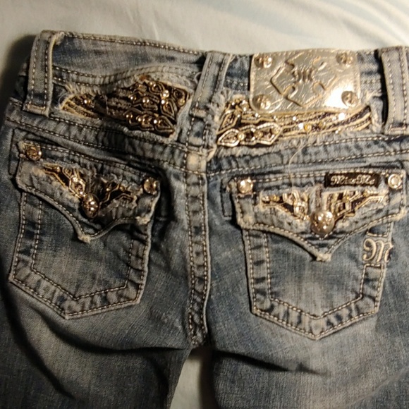 Girls - Picture 3 of 3